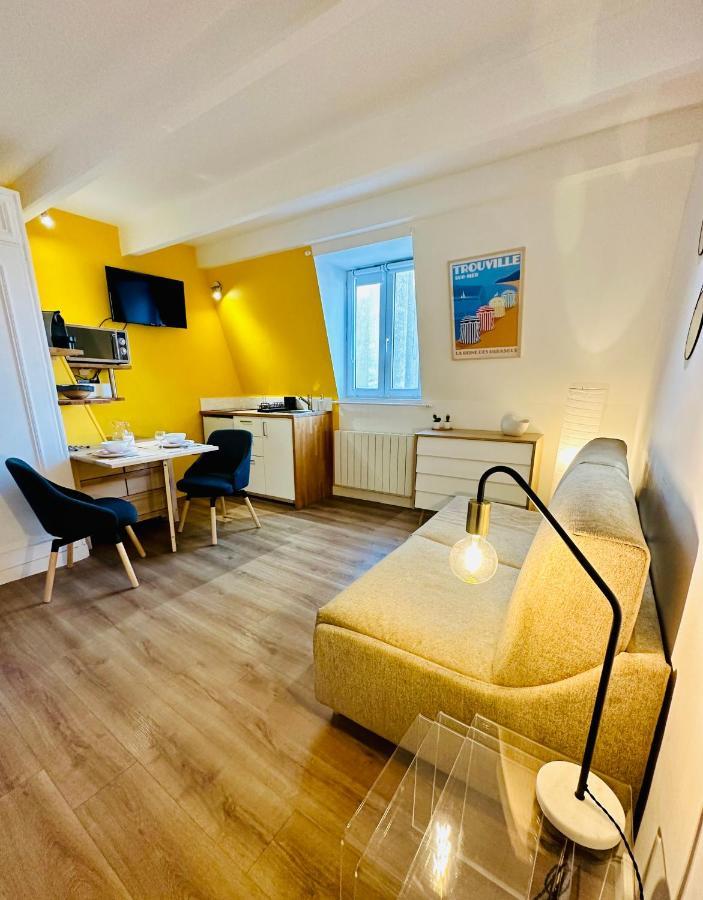 Studio Hissez Haut - Idealement Place, Plage, Restaurants, Commerces Trouville-sur-Mer Exteriér fotografie